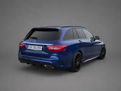 Mercedes-Benz C 300 Break — Élégance allemande, équipements premium et faible kilométrage — vista posteriore