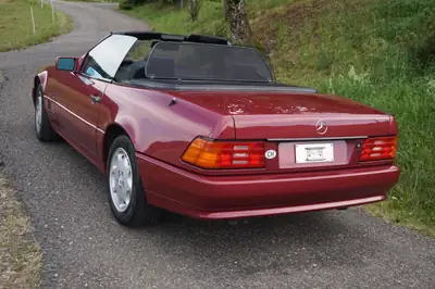 Mercedes-Benz SL 280 Cabrio — Légendaire roadster avec hard-top, 136'000 km — arrière