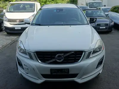 Volvo XC60 2.4D Momentum — SUV robuste, diesel économe, 175 ch — arrière