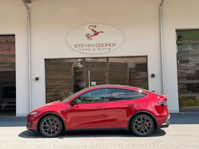 Tesla Model Y Performance — SUV électrique haute performance, quasi neuf — vue extérieure