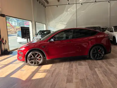 Tesla Model Y Performance — SUV électrique haute performance, quasi neuf — Miniature 9