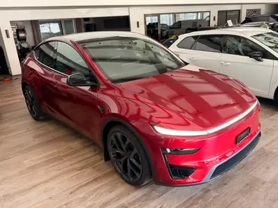 Tesla Model Y Performance — SUV électrique haute performance, quasi neuf — Miniature 10