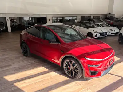 Tesla Model Y Performance — SUV électrique haute performance, quasi neuf — Miniature 14