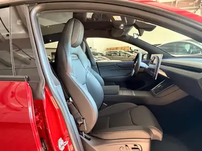 Tesla Model Y Performance — SUV électrique haute performance, quasi neuf — Miniature 18