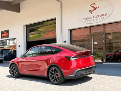 Tesla Model Y Performance — SUV électrique haute performance, quasi neuf — Miniature 19