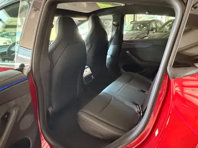 Tesla Model Y Performance — SUV électrique haute performance, quasi neuf — Miniature 28