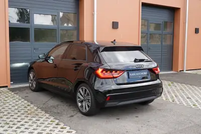 Audi A1 Sportback 30 TFSI S Line — Citadine dynamique, peu kilométrée, équipée — Miniature 10