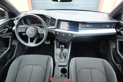 Audi A1 Sportback 30 TFSI S Line — Citadine dynamique, peu kilométrée, équipée — Miniature 11