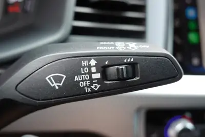 Audi A1 Sportback 30 TFSI S Line — Citadine dynamique, peu kilométrée, équipée — Miniature 14