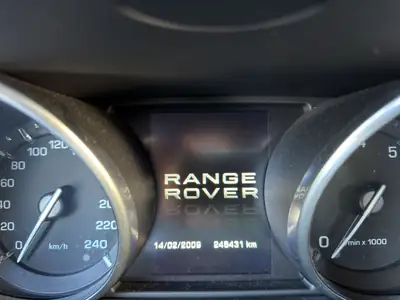 Range Rover Evoque 2.0 Si4 — SUV compact britannique, 4 roues motrices, design premium — Miniatura 11
