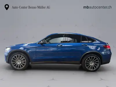 Mercedes-Benz GLC 200 AMG Line Coupé — SUV hybride 4 roues motrices, design premium — côté