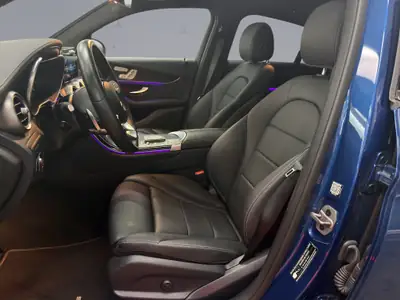 Mercedes-Benz GLC 200 AMG Line Coupé — SUV hybride 4 roues motrices, design premium — Miniature 9