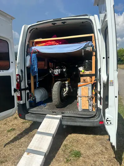 Nissan NV400 2.3 dCi 145 — Minibus 9 places, diesel efficace, sans sinistre — intérieur