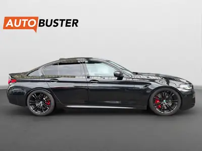 BMW M5 xDrive Competition — 625 ch, toit carbone, impeccable — détail