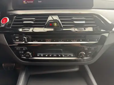 BMW M5 xDrive Competition — 625 ch, toit carbone, impeccable — Miniature 16