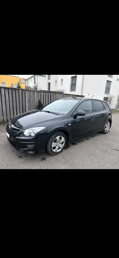Hyundai i30 1.4 essence — Compacte fiable, 165 000 km, entretenue — interior
