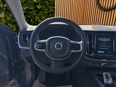 Volvo XC60 2.0 T6 TE Ultimate Bright eAWD — Hybride rechargeable premium, 2800 km seulement — Miniature 12