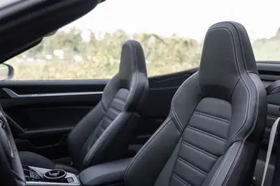 Porsche 911 Turbo S Cabriolet — 650 ch, toit ouvert, barely driven — Miniatur 16
