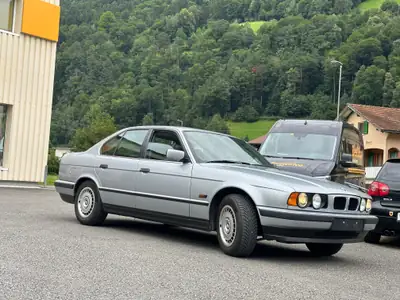 BMW 525tds 1994 — Berline diesel élégante, 85 000 km seulement — fianco