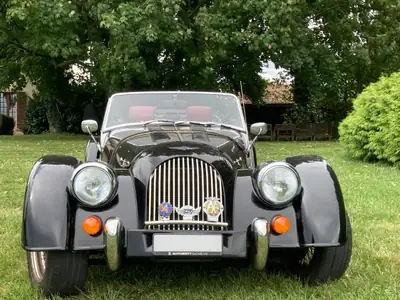 Morgan Plus 4 2L — Roadster britannique authentique, 58'000 km, intérieur bordeaux — vista posteriore