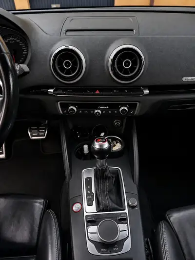 Audi RS3 SB quattro — Berline sportive 367 ch, 115'000 km seulement — Miniatura 9