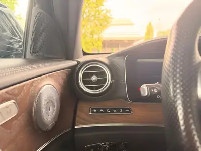 Mercedes-Benz E 53 AMG 4matic+ — Break haute performance, hybride essence et traction intégrale — détail