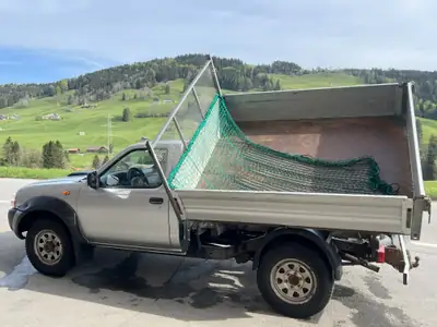 Nissan NP300 Pickup 2.5 Di 4x4 — Robustesse diesel et traction intégrale — fianco