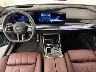 BMW 740d xDrive 48V M Sport — Berline de luxe hybride diesel, première main — Miniature 7