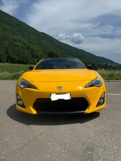 Toyota GT 86 2.0 D-4S 50th Anniversary — Coupé sportif légendaire, moteur atmosphérique 200 ch — exterior view