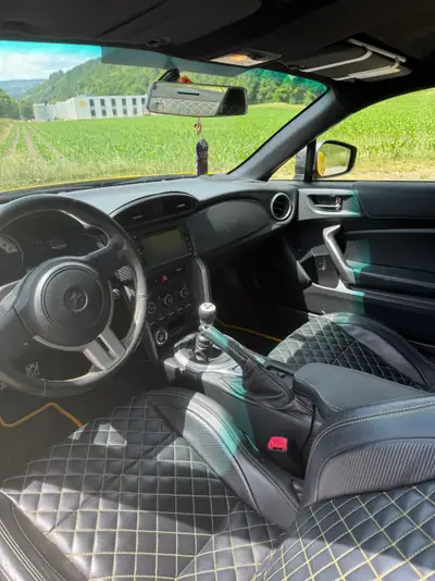 Toyota GT 86 2.0 D-4S 50th Anniversary — Coupé sportif légendaire, moteur atmosphérique 200 ch — dashboard