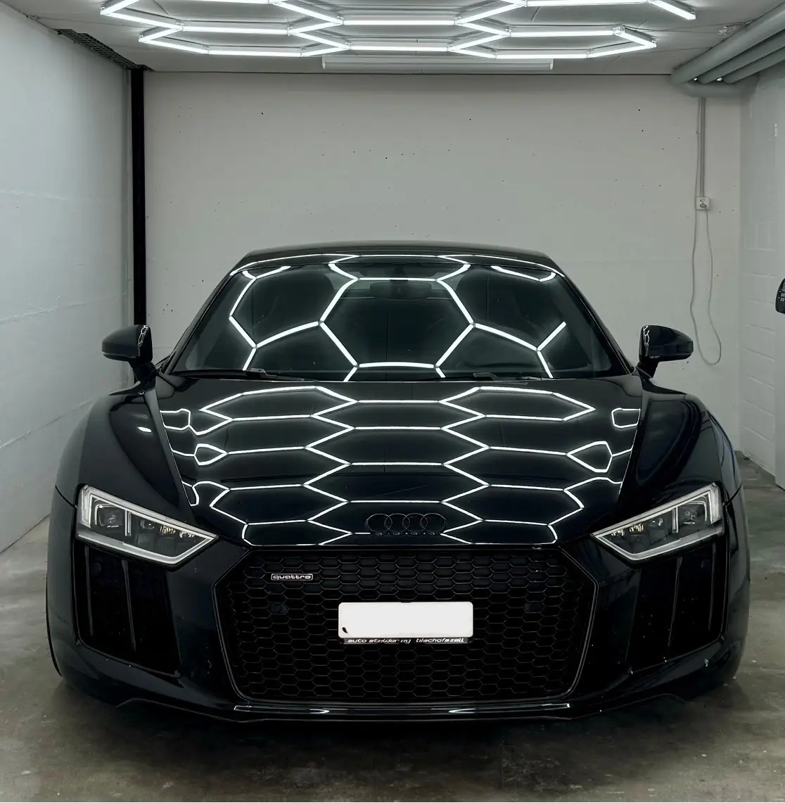 Audi R8 5.2 FSI V10 plus Quattro — Supercar allemande, 610 ch purs — vue extérieure