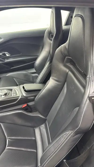 Audi R8 5.2 FSI V10 plus Quattro — Supercar allemande, 610 ch purs — détail