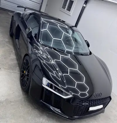 Audi R8 5.2 FSI V10 plus Quattro — Supercar allemande, 610 ch purs — intérieur