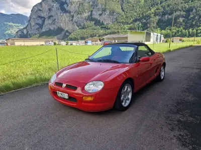 MG F 1.8i-16V — Roadster British culte, 48000 km seulement, rouge éclatant — vista esterna