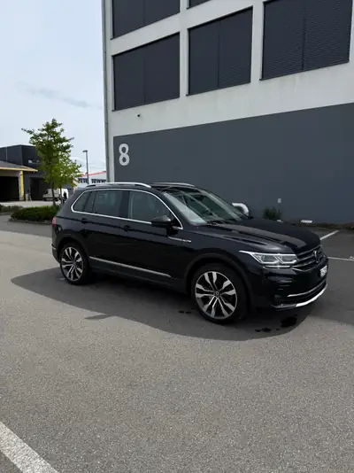 VW Tiguan 2.0 TDI SCR Elegance — SUV diesel robuste, 48000 km seulement — côté