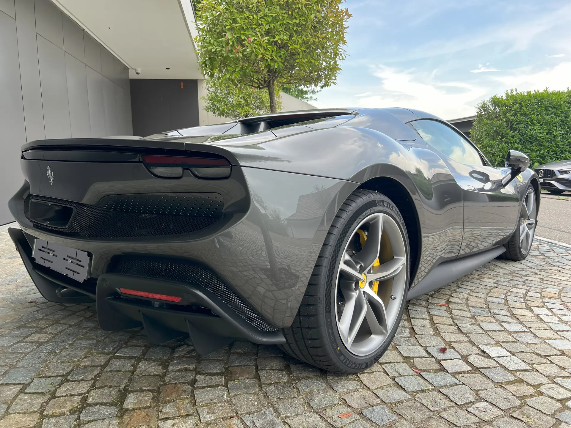 Ferrari 296 2023 occasion Lenzburg — 3