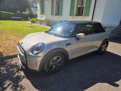 MINI Cabrio 1.5i One — Cabriolet ludique et économique, 97'600 km — vista posteriore