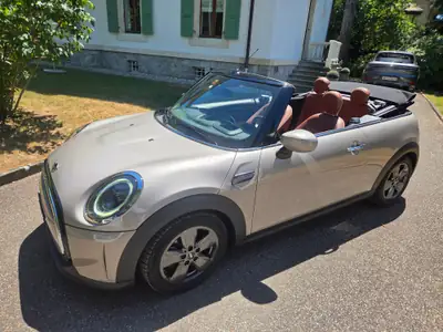 MINI Cabrio 1.5i One — Cabriolet ludique et économique, 97'600 km — fianco