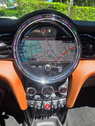 MINI Cabrio 1.5i One — Cabriolet ludique et économique, 97'600 km — dettaglio