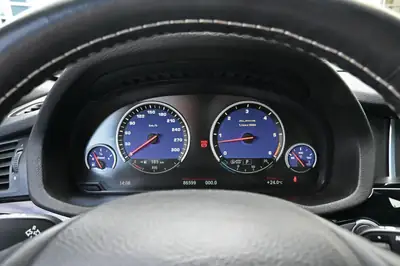 BMW-Alpina XD3 Switch-Tronic — 350 ch Bi-Turbo, cuir Lavalina premium, 86 500 km seulement — Miniatura 24