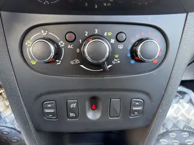 Dacia Sandero TCe 90 Ambiance — Citadine polyvalente, entretien certifié et sans sinistre — Miniature 16