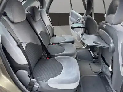 Citroën Xsara Picasso 1.6i — Monospace pratique et économique, entretien à jour — Miniature 18