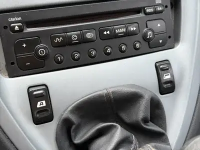 Citroën Xsara Picasso 1.6i — Monospace pratique et économique, entretien à jour — Miniature 21