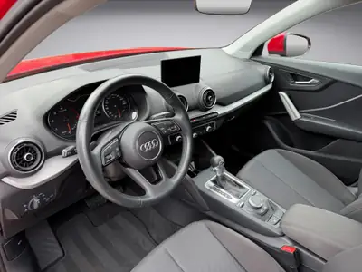 Audi Q2 35 TDI Attraction — SUV compact diesel performant, 30 300 km seulement — Miniature 9