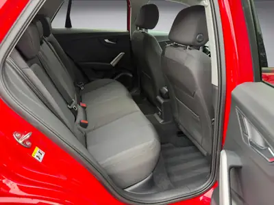 Audi Q2 35 TDI Attraction — SUV compact diesel performant, 30 300 km seulement — Miniature 12