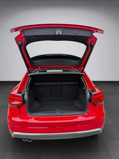 Audi Q2 35 TDI Attraction — SUV compact diesel performant, 30 300 km seulement — Miniature 17