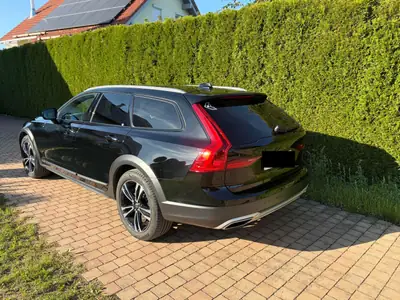 Volvo V90 Cross Country D4 AWD — Break élégant, tous chemins et garantie étendue — Innenraum