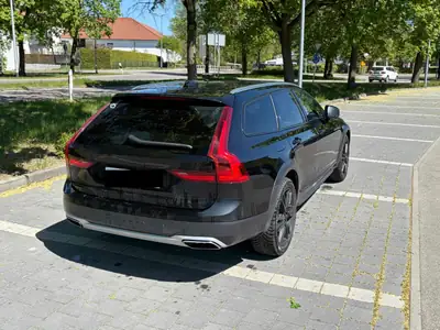 Volvo V90 Cross Country D4 AWD — Break élégant, tous chemins et garantie étendue — Miniatur 9