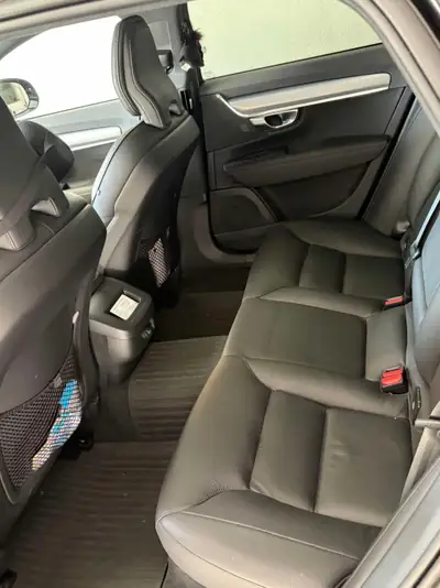 Volvo V90 Cross Country D4 AWD — Break élégant, tous chemins et garantie étendue — Miniatur 11