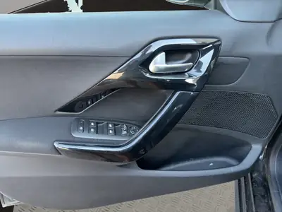 Peugeot 208 1.2 VTi Access — Citadine fiable, entretien à jour, sans sinistre — Miniatura 12